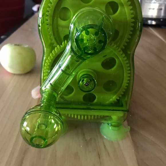 Apple peeler 🍎 - Picture 8 of 12
